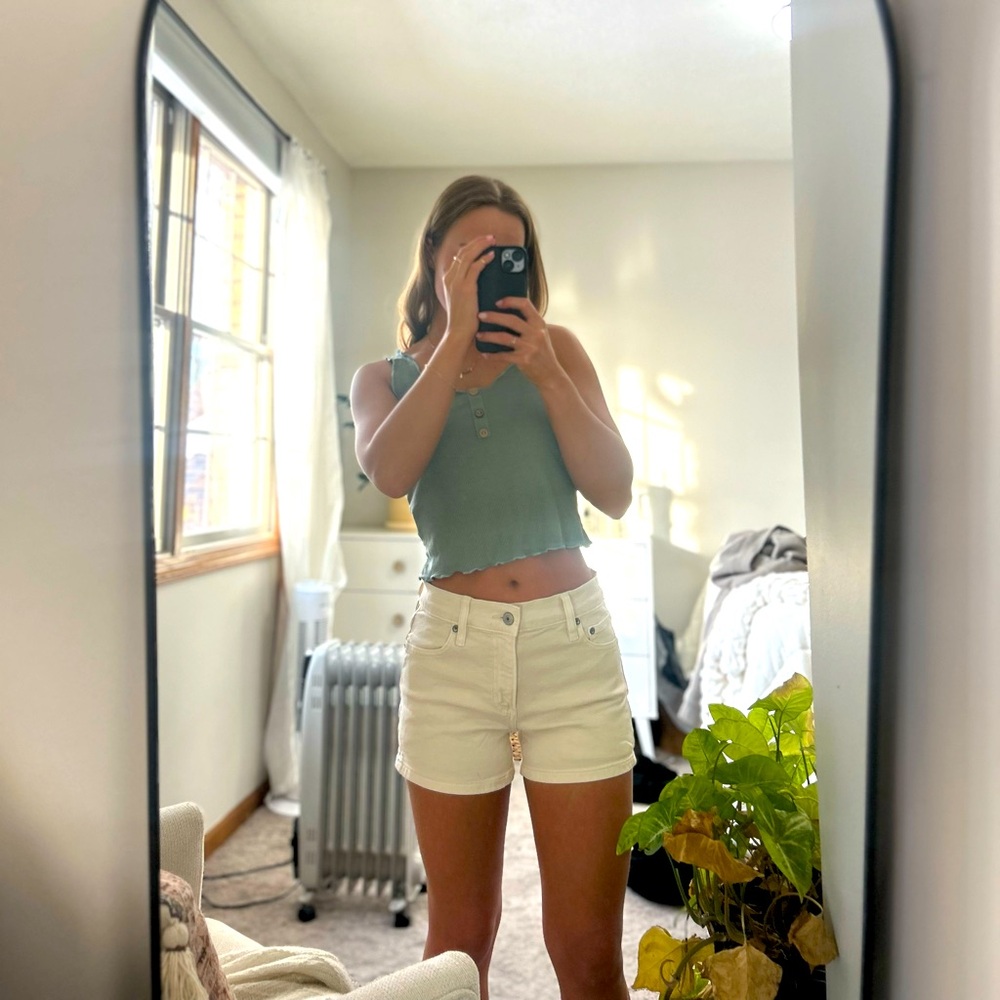 American eagle cream supper high waisted relaxed shorts